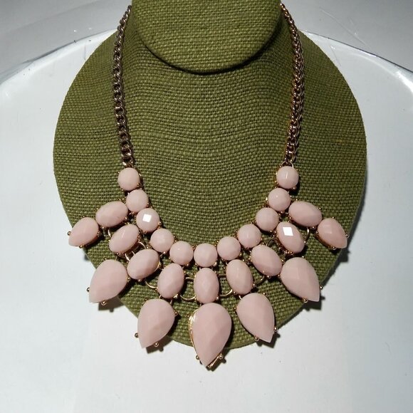 Women`s gold tone pink statement necklace. - Picture 1 of 3